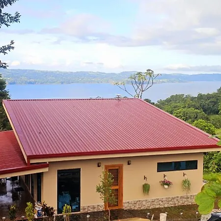 Serene Bird Watching Paradise! Nuevo Arenal, Cr